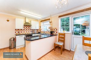 Kitchen/Diner- click for photo gallery